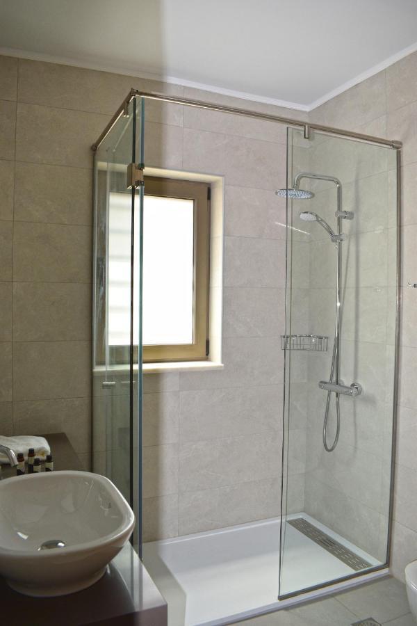 Four Seasons Homes สตาโลส ภายนอก รูปภาพ