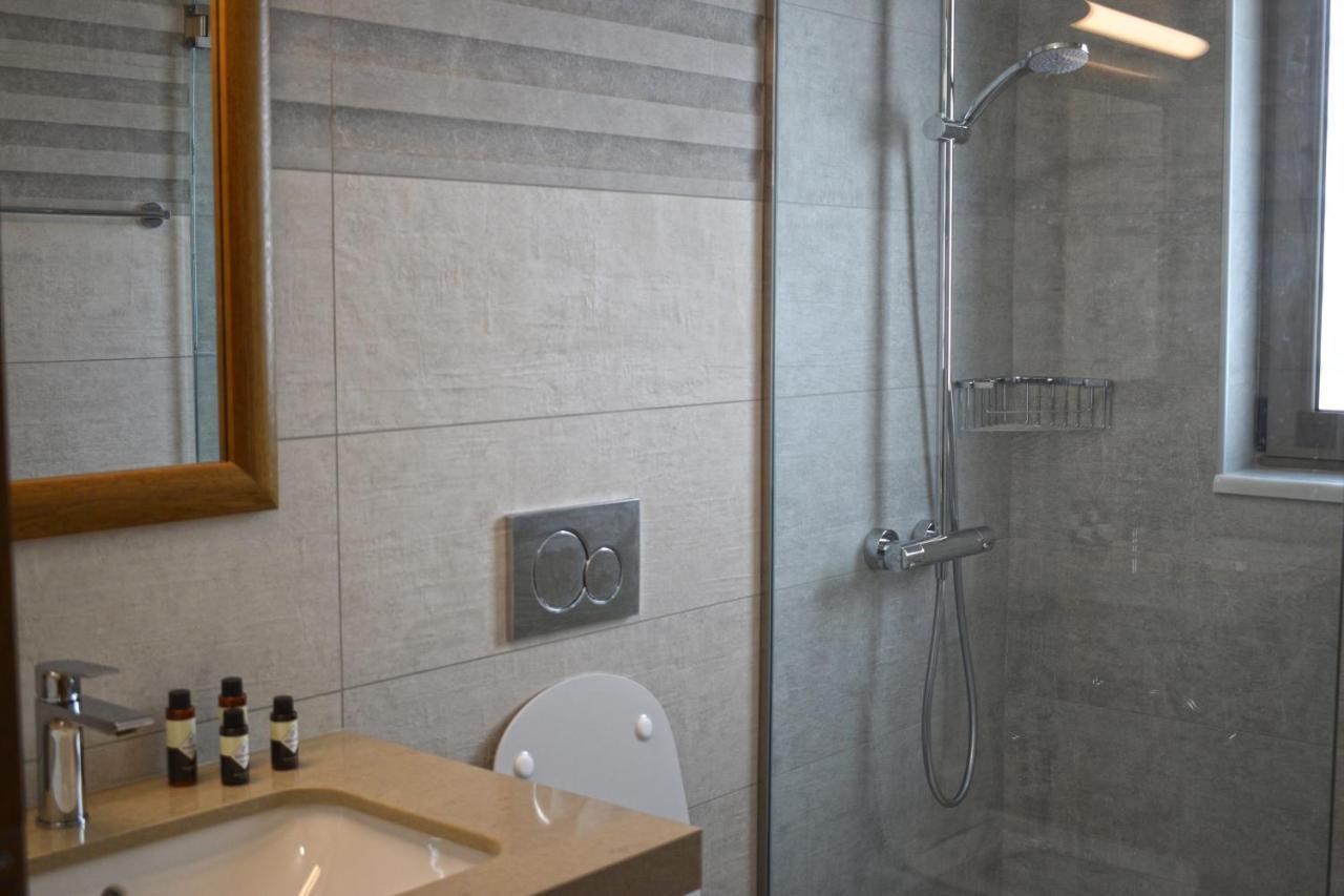 Four Seasons Homes สตาโลส ภายนอก รูปภาพ