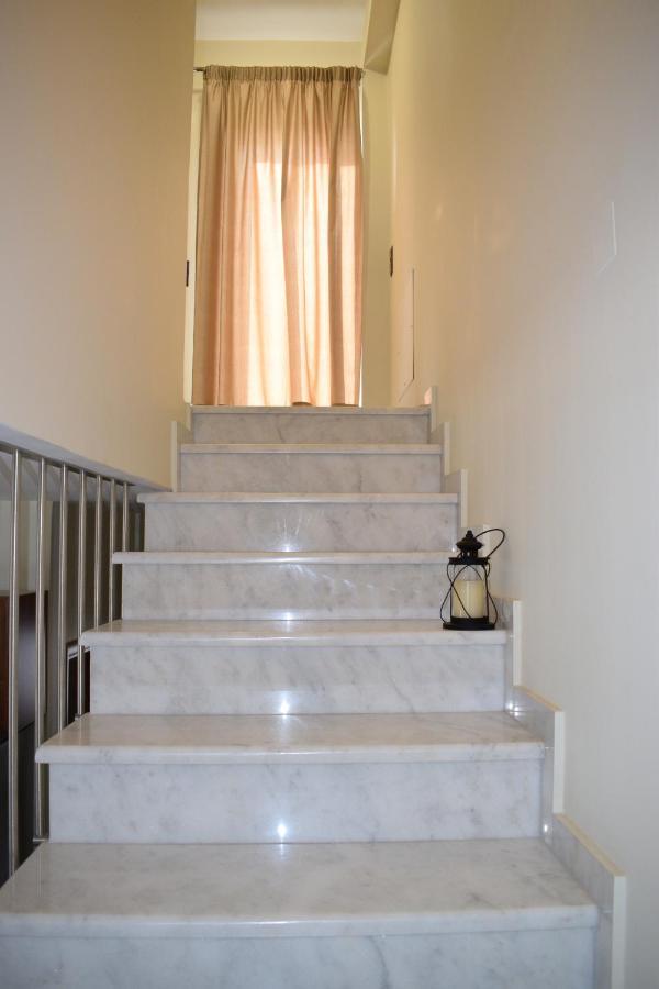 Four Seasons Homes สตาโลส ภายนอก รูปภาพ