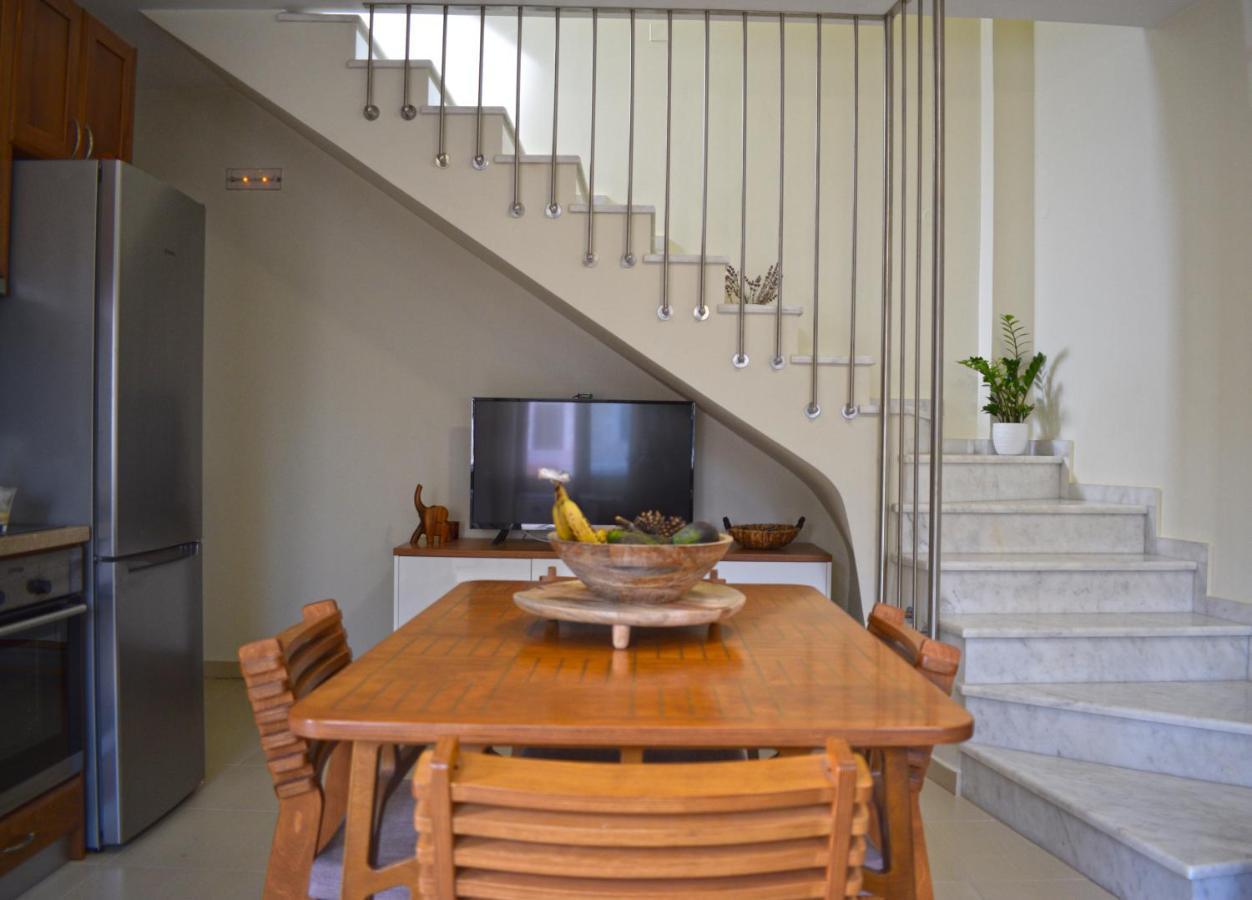 Four Seasons Homes สตาโลส ภายนอก รูปภาพ