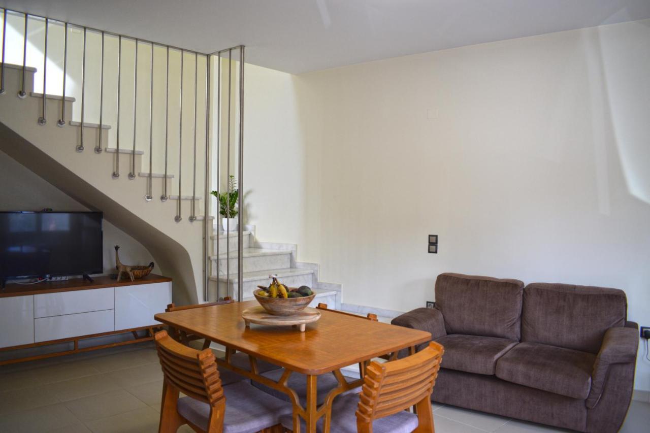 Four Seasons Homes สตาโลส ภายนอก รูปภาพ